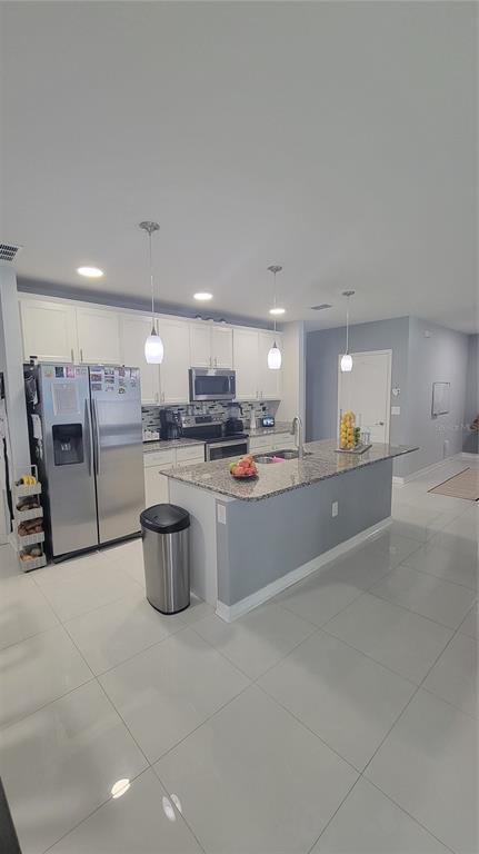 Foto del edificio - 4231 Lobelia St