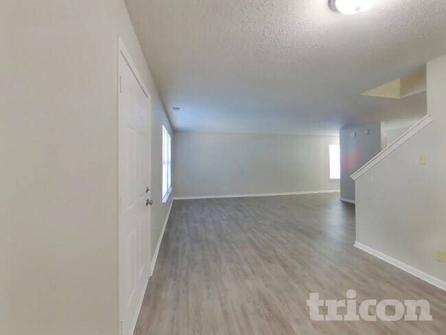 Foto del edificio - 5956 Portman Pl