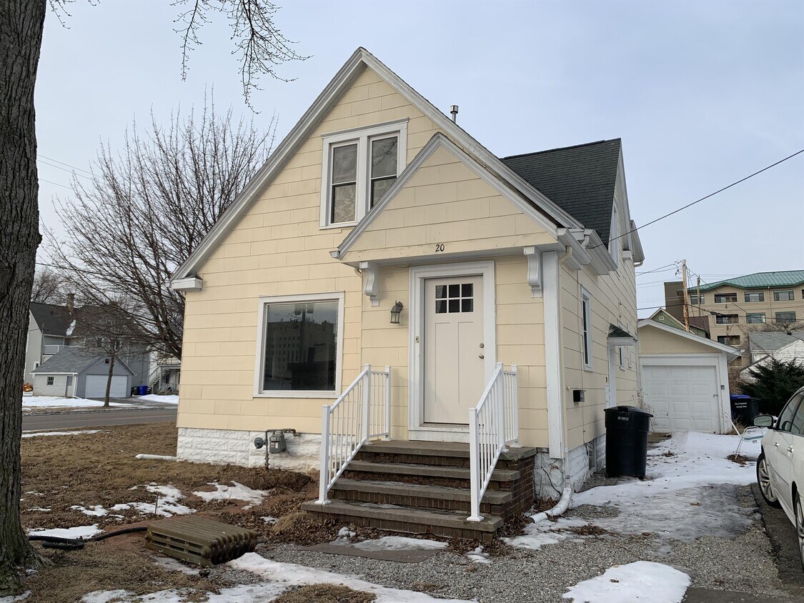 20 Sherman Pl, Appleton, WI 54911 House for Rent in Appleton, WI