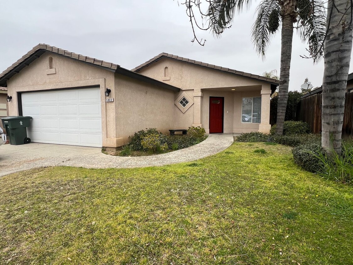 Primary Photo - Northwest Home with Pool