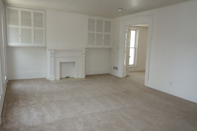 Foto del edificio - 309 W 9th St