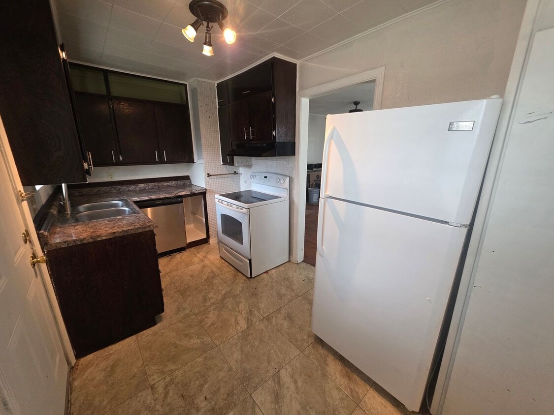 2 Bedroom 1 Bath Bonus Detached Master Bedroom - 2 Bedroom 1 Bath Bonus Detached Master Bedroom