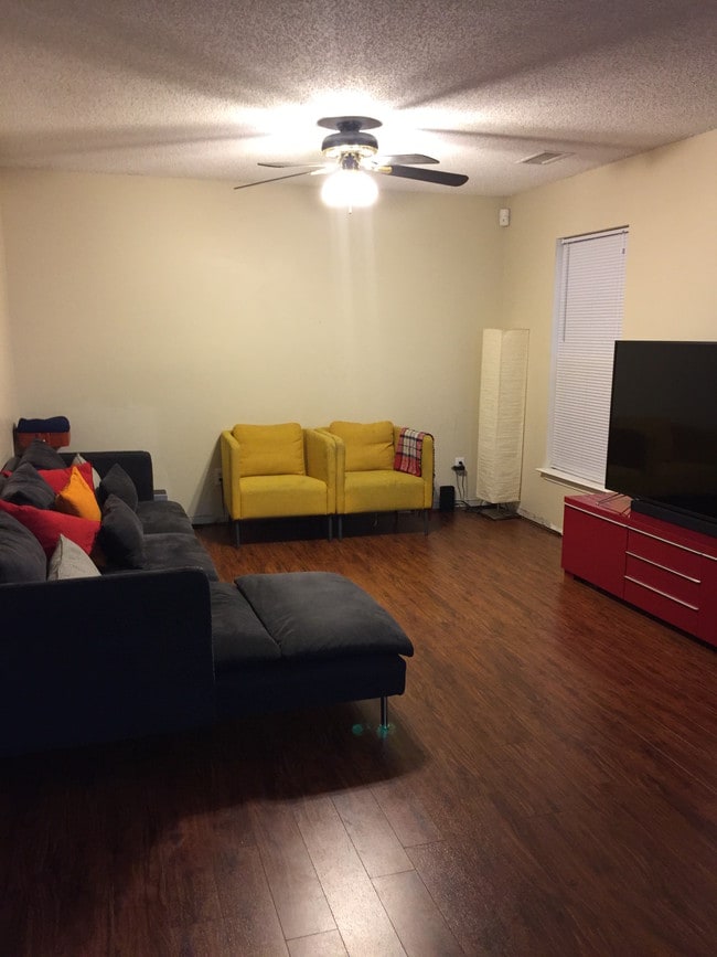 Foto del edificio - 3117 Mallard Forest Dr