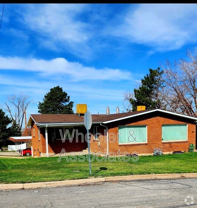 Building Photo - 540 41st St