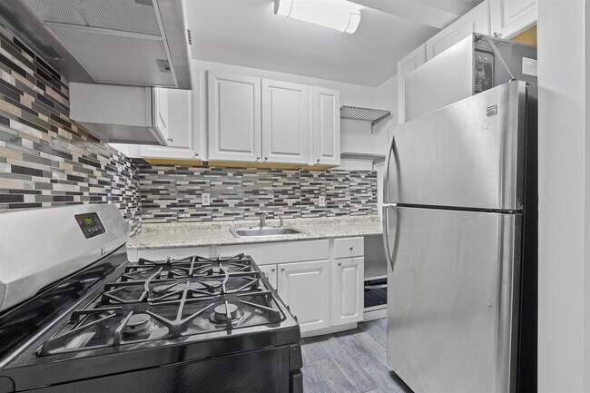 Building Photo - 344 Pavonia Ave