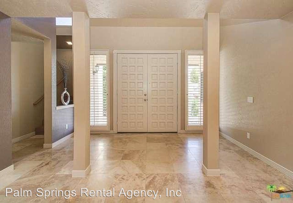 Primary Photo - 2106 S Palm Canyon Dr