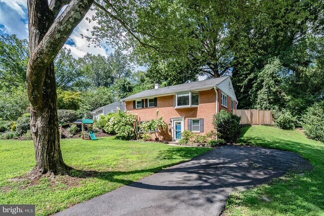 Foto del edificio - 6508 Berkshire Dr