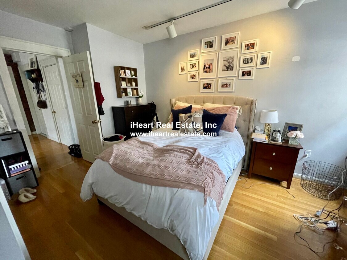 Primary Photo - 13 Thacher St