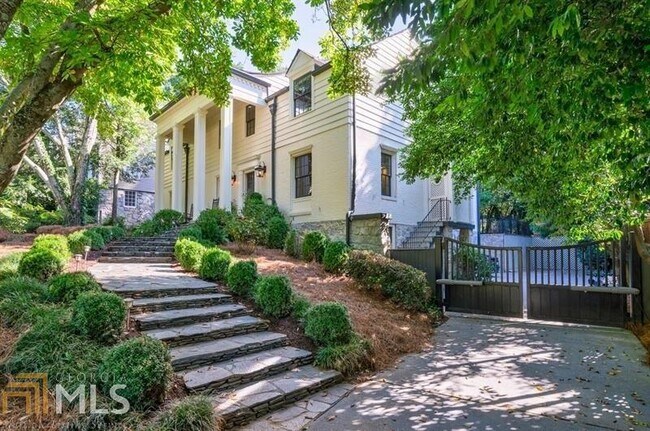 Foto del edificio - 2361 Alton Rd NW