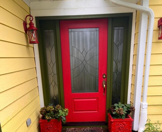 Building Photo - 11 Court 8 NW Dr