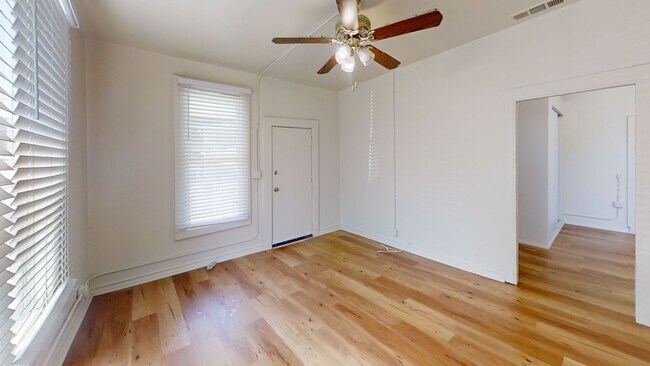 Foto del edificio - Charming 2-Bedroom Home in the Heart of Or...