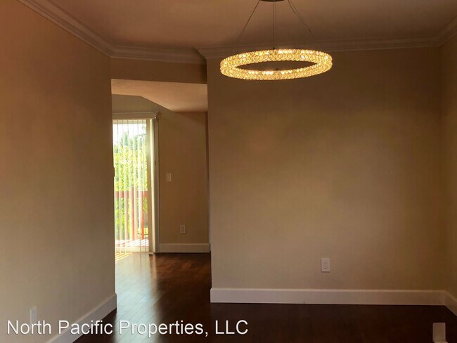 Building Photo - 5 br, 3 bath House - 3007 Cedar Ave S