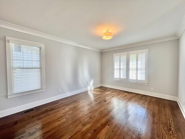 Foto del edificio - Exceptional 3BD, 2.5BA Downtown Raleigh House with Large Fenced Backyard