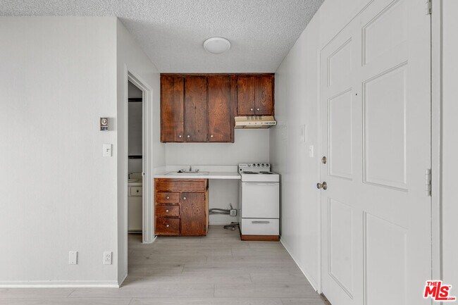 Foto del edificio - 1811 Parnell Ave