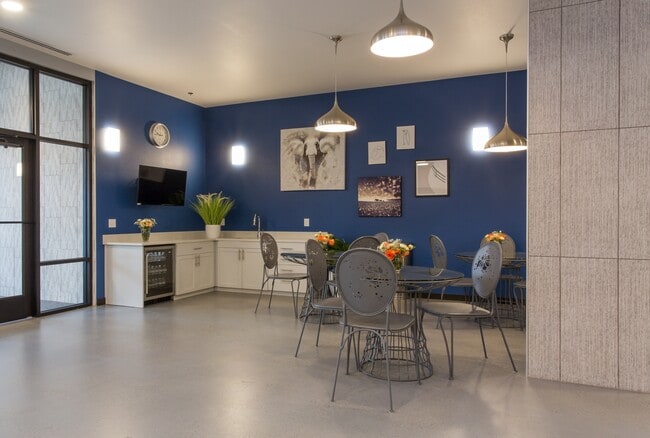 Building Photo - Uptown Square