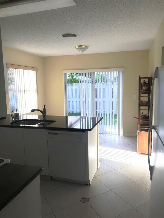 Foto del edificio - 4541 NW 60th Ln