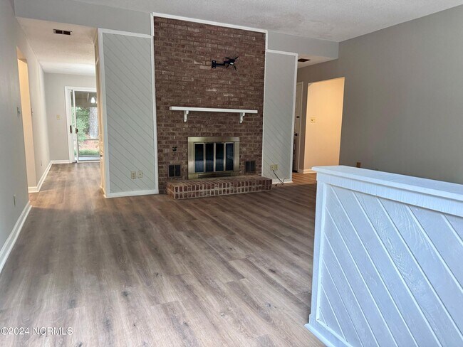 Foto del edificio - 101 Sandham Ct