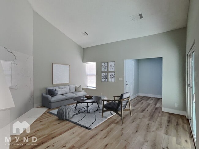 Building Photo - 4336 N Fox Point Dr