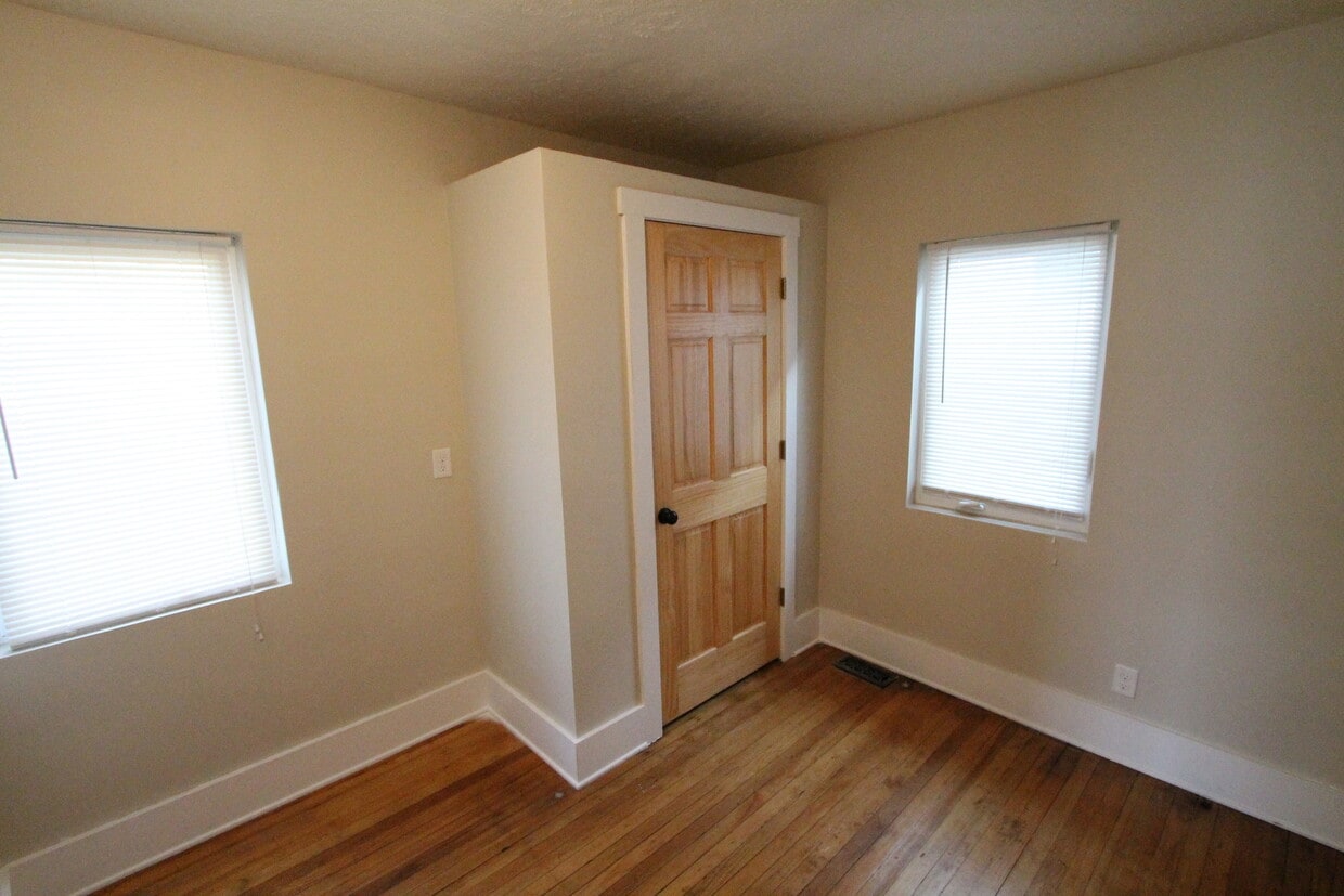 Primary Photo - Right Size and a Great Location! Two bedro...