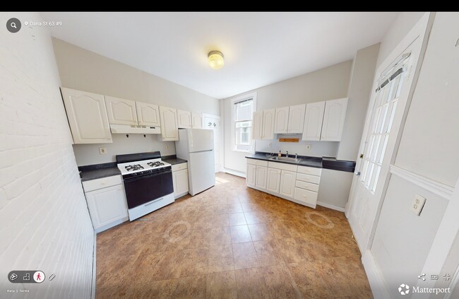 Building Photo - 62 Dana St