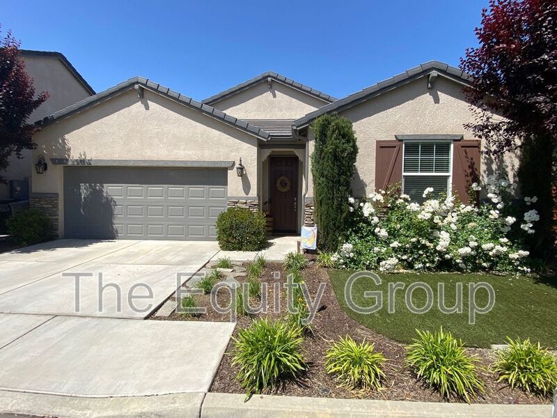 Foto principal - 3055 N Memory St