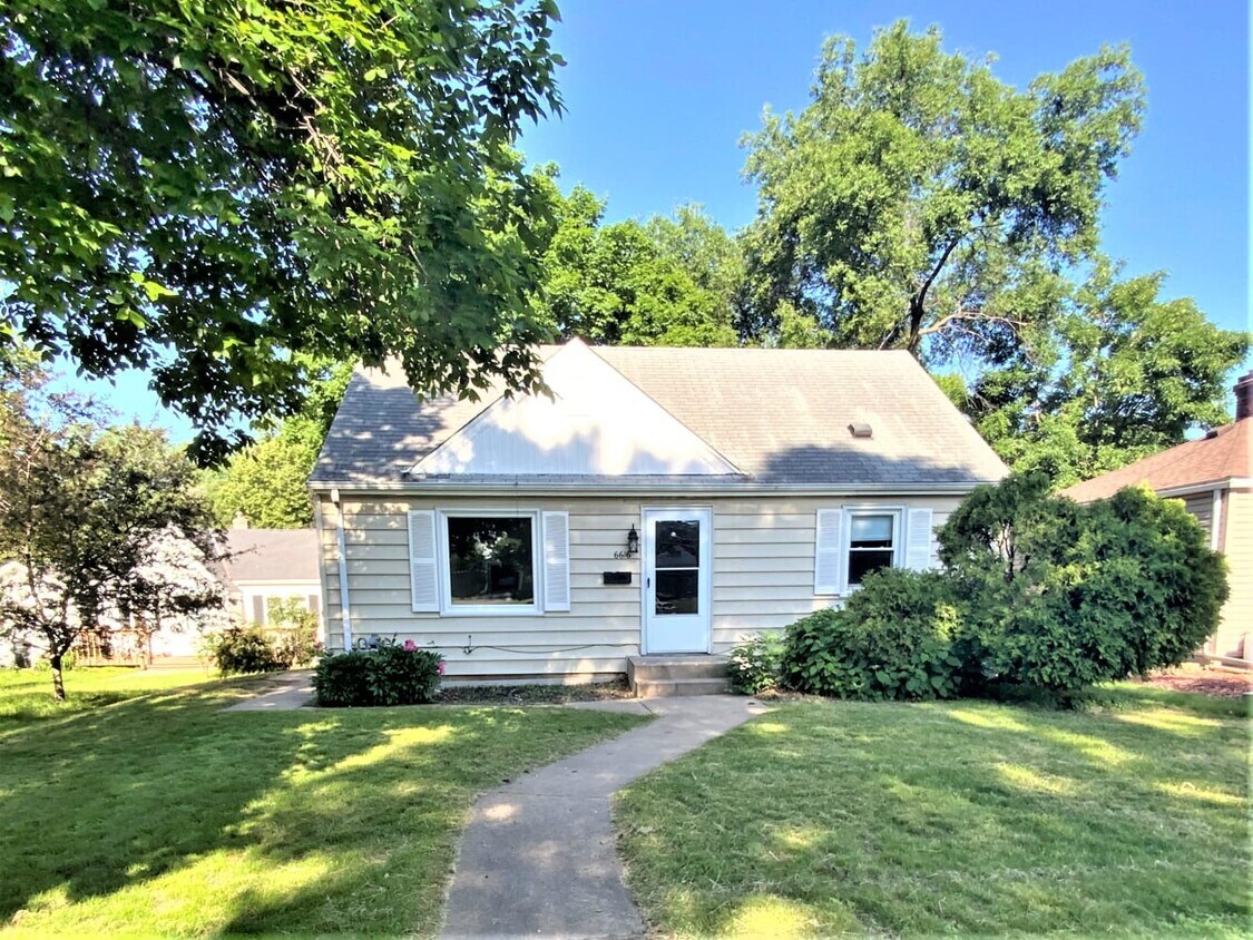 6616 5th Ave S House Rental in Richfield, MN