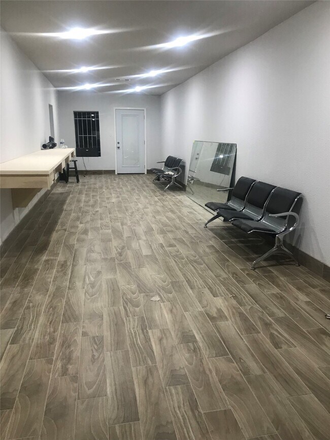 Foto del edificio - 7424 Lindencrest St