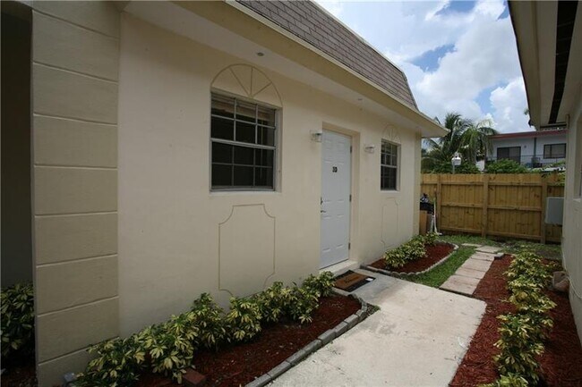 Foto del edificio - 2466 Taylor St