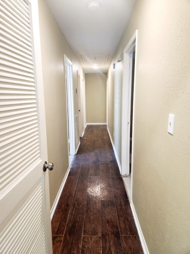 Building Photo - 6319 Pouter Dr