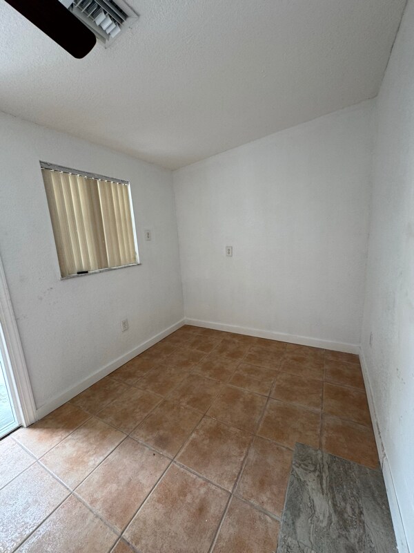 Foto del edificio - 1285 NE 143rd St
