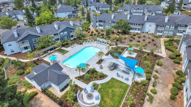 Foto del edificio - 1451 Rocky Ridge Dr