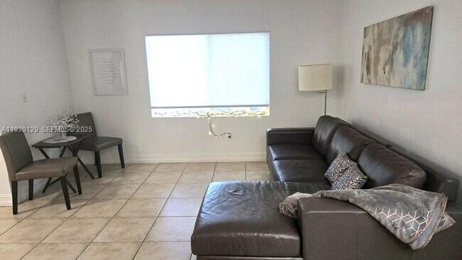 Building Photo - 1304 NW 3rd St