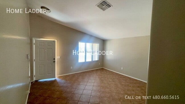 Building Photo - 2349 Oakmont Ln