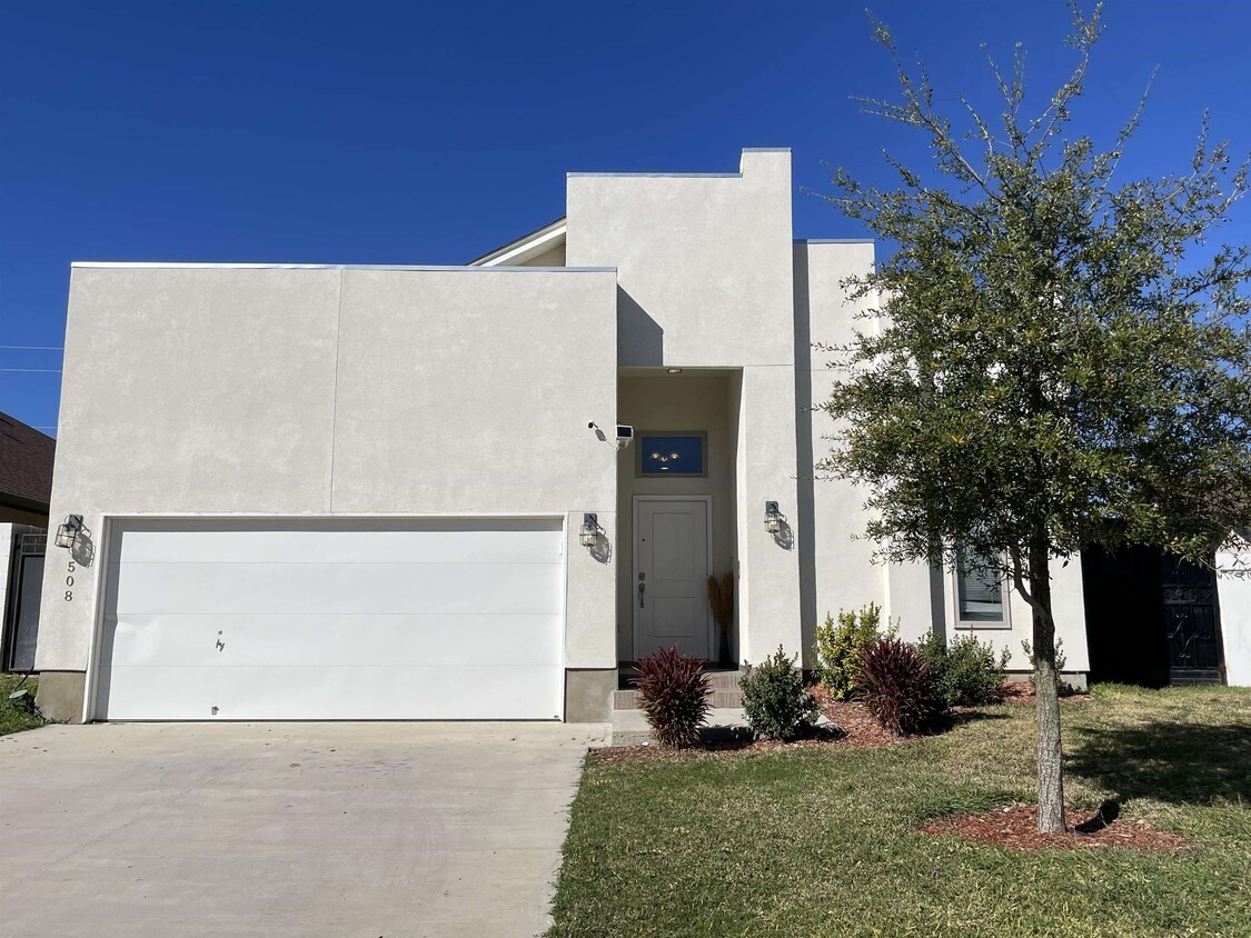 Primary Photo - 508 Prado Dr