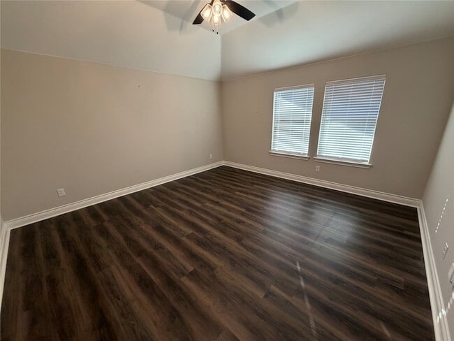 Building Photo - 605 Tippit Ln