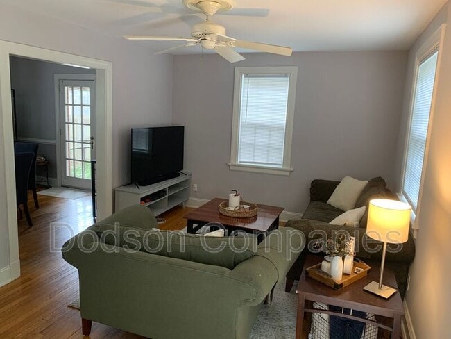 Foto del edificio - 4610 Augusta Ave