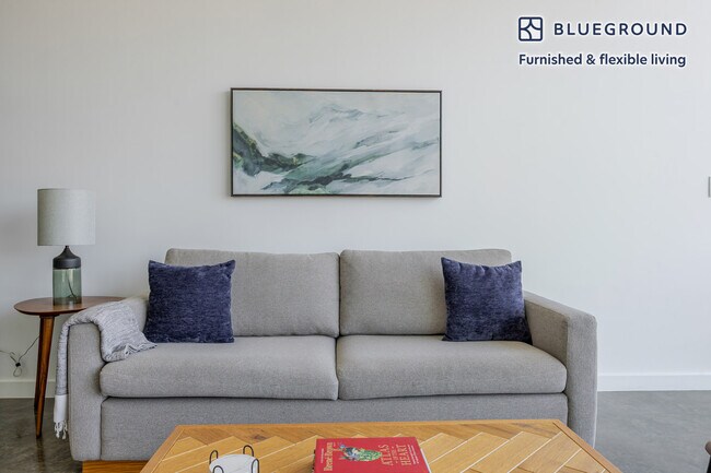 Building Photo - 1115 W Sunset Blvd