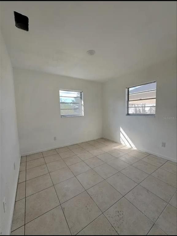 Building Photo - 1060 W Tee Cir