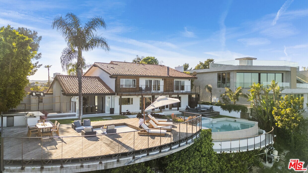 Foto principal - 2028 Stradella Rd