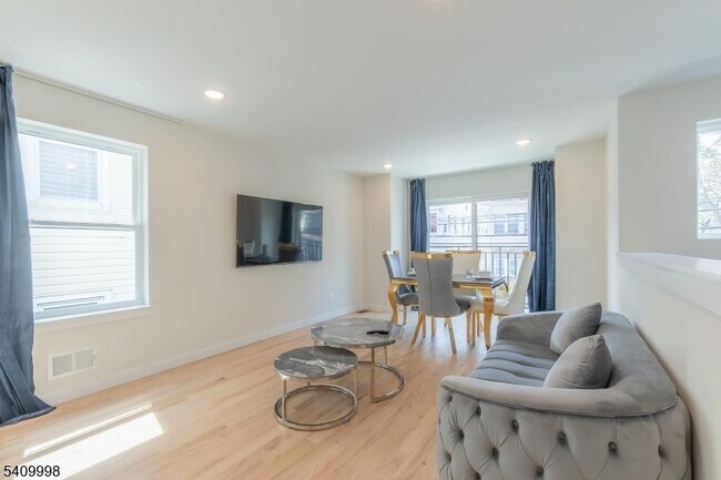 Foto del edificio - 116 Brookdale Ave