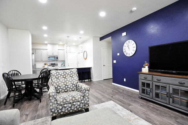 Foto del edificio - 3014 Barnstormer St