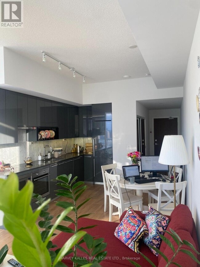 Building Photo - 115 McMahon Dr