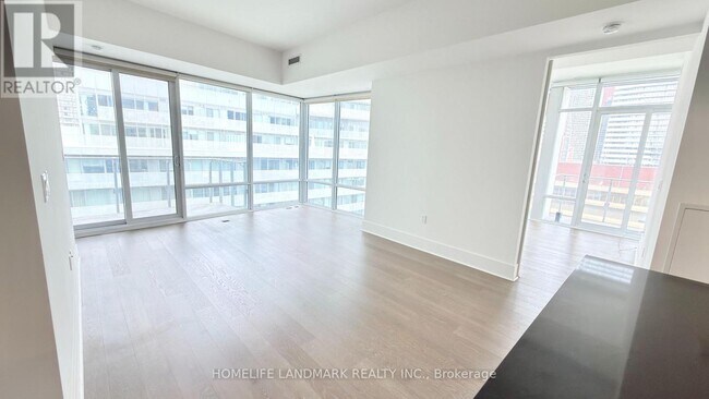 Building Photo - 29 Queens Quay E