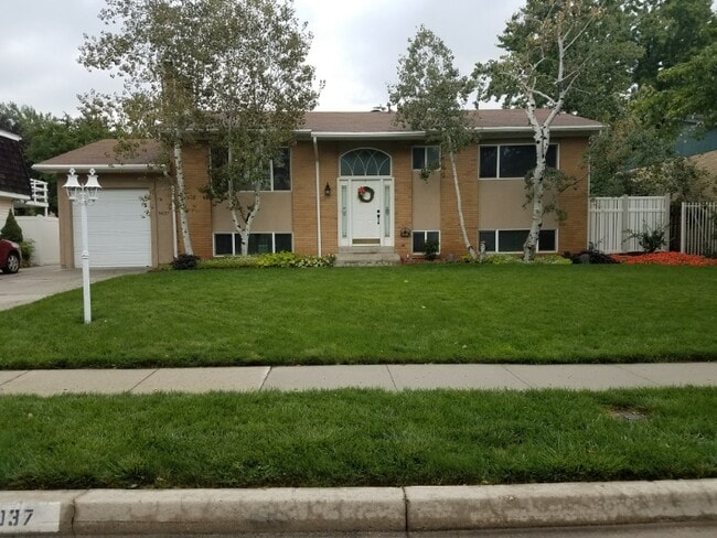 Building Photo - 9037 Bonnet Dr