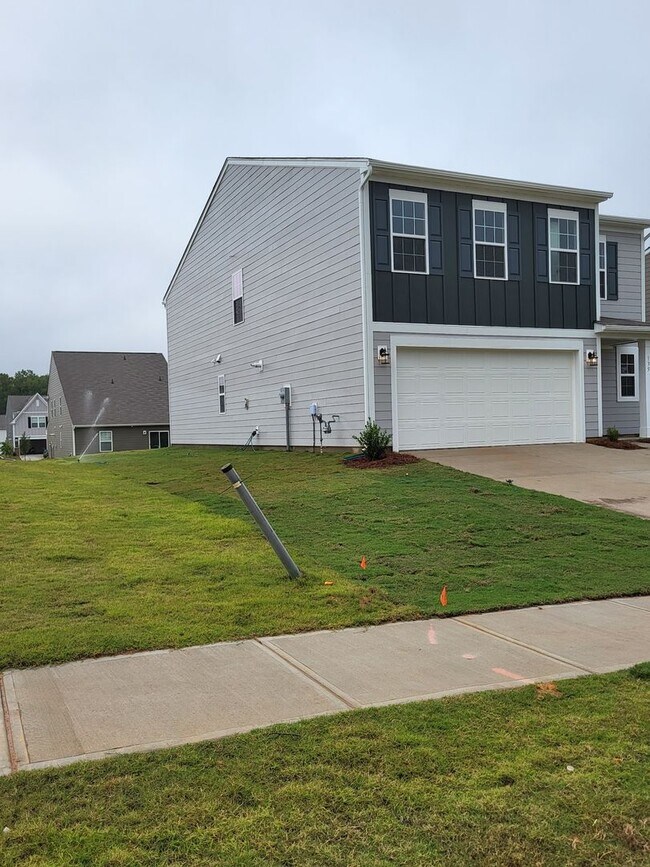 Foto del edificio - Stunning 5BR/3BA Home located in Statesville
