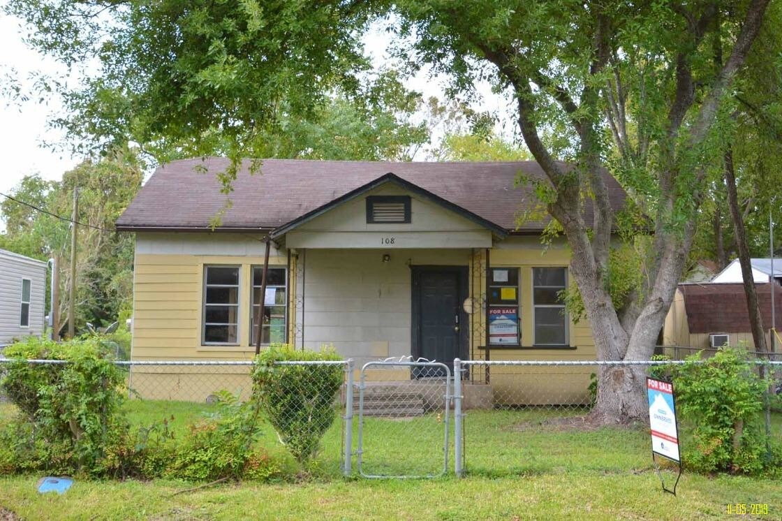 Primary Photo - 108 S 5th St