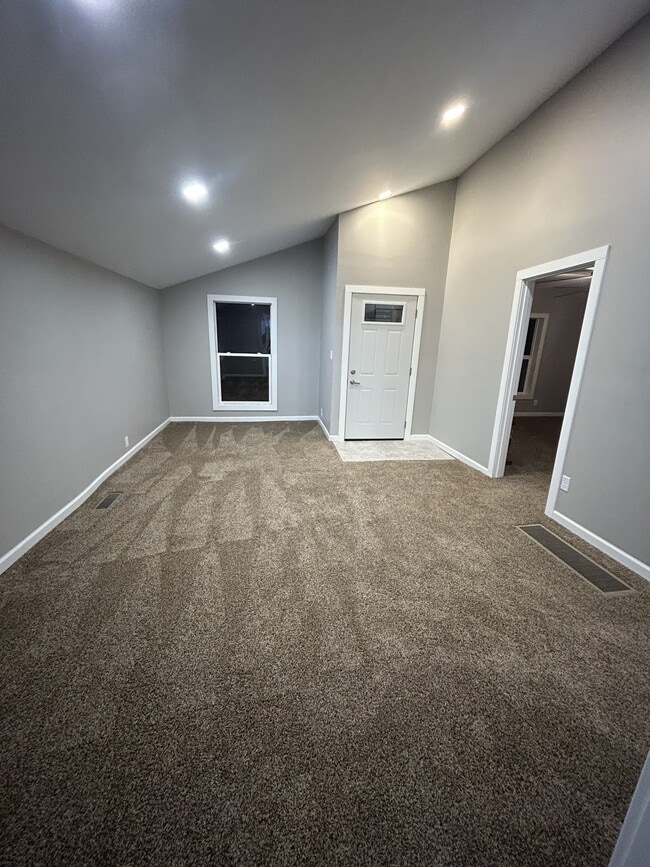 Building Photo - 207 Hamilton St