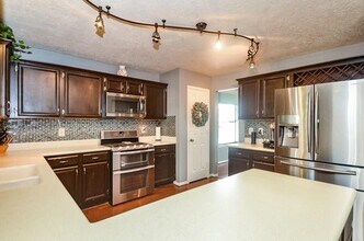 Building Photo - 20402 Avery Point Dr