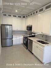 Building Photo - 15950 Bay Vista Dr