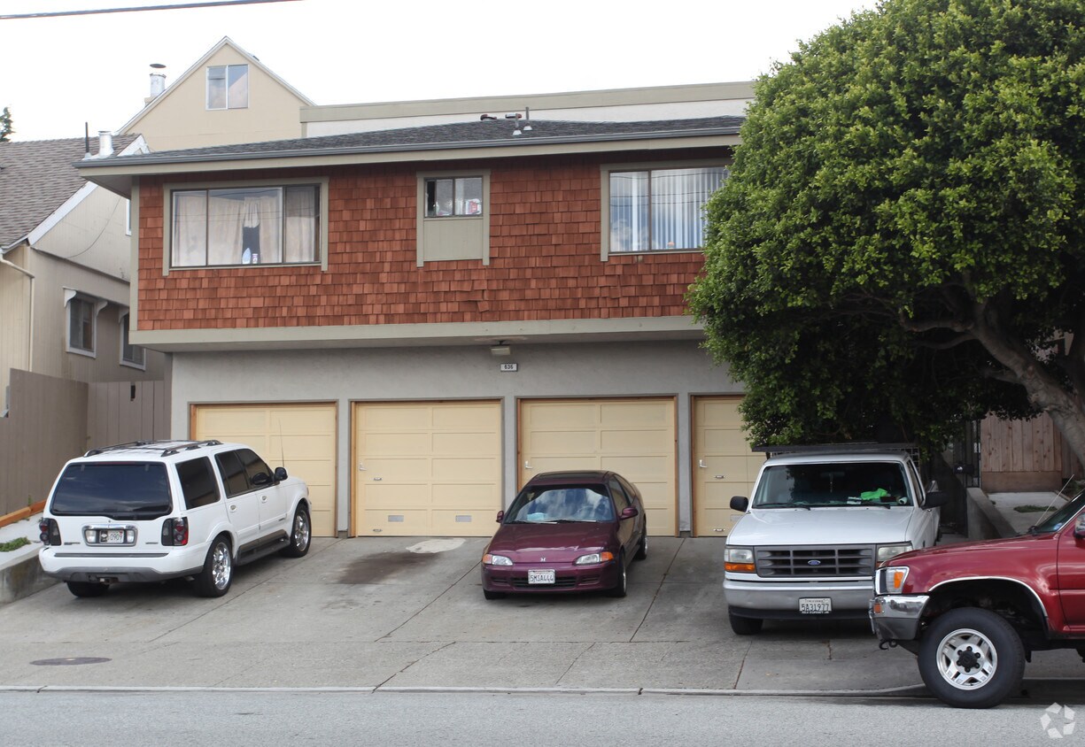 Foto del edificio - 636 Commercial